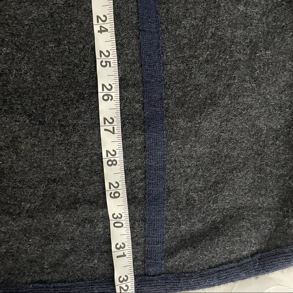 Anthropologie Moth Jolas Hooded Cape Poncho Gray 100% Wool Size S/M - Picture 11 of 13